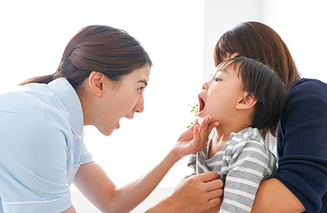 顎の成長を利用して歯並びを整える小児矯正