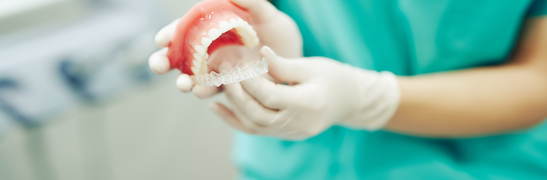 日本矯正歯科学会 認定医が在籍 専門的な矯正治療